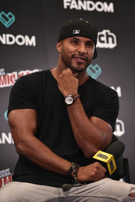 Ricky Whittle of “American Gods” at New York Comic Con 2017 Ricky Whittle, Rain Man, Some Like It Hot, American Gods, Big Apple, Black Is Beautiful, Rappers, Actors & Actresses, Actresses