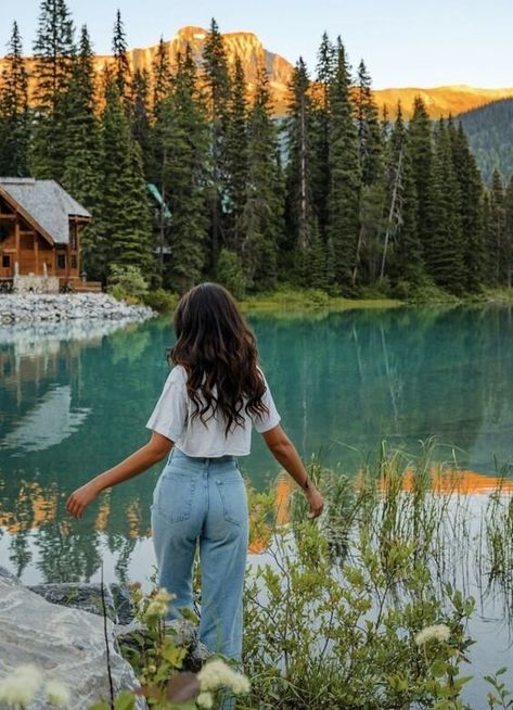 Banff Outfit Summer, Alaska Outfits, Norway Wedding, Canada Trip, Granola Girl Aesthetic, Adventure Aesthetic, Foto Tips, Instagram Photo Inspiration, Instagram Inspo