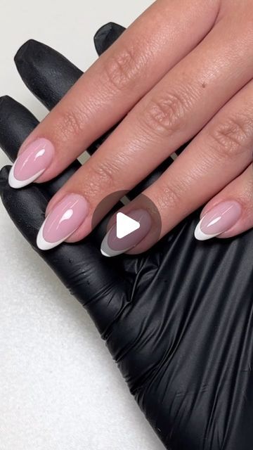 Codie Chown NBC on Instagram: "Free Hand French With Me On Almond Shape Nails 🤍  Using NBC Products -  • Acrylic Powder Strawberry BonBon • White Liner Gel  • 17mm Liner Brush • Gloss It None Wipe Top Coat   #nails #naildesigns #nailsnailsnails #nailaddict #nailporn #frenchnails #almondnails #naillove #nails2inspire #nailinspo #nailstory #nailshop #nailsofinstagram" French Tip Nails Round Shape, How To Do Almond Shaped Nails, Ballerina French Tip, Nail Design French Tip, French Tutorial, Elegant Touch Nails, Stiletto Nails Short, Shape Nails, White Liner