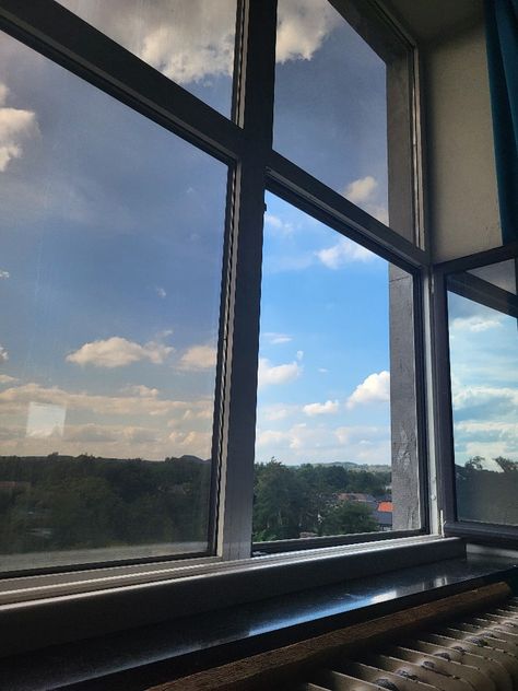 Class, classroom, air, aesthetic, cute, beautiful, windows, school, schoollife, view, sky, pretty School View Aesthetic, School Window Aesthetic, School Aesthetic Classroom, Air Aesthetic, Classroom Window, Sky Pretty, School Images, Images Design, Beautiful Windows