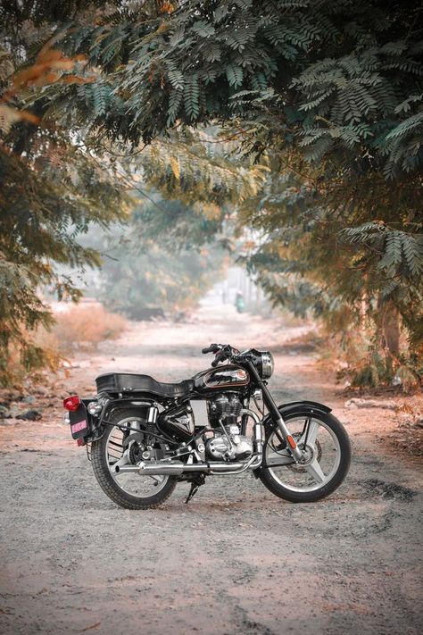 Modified standard Bullet 350 Bullet Modified, Bullet 350, Bullet Pics, Old Bullet, Royal Enfield Wallpapers, Simple Stage Decorations, Bullet Bike Royal Enfield, Beautiful Eyes Images, Royal Enfield Bullet