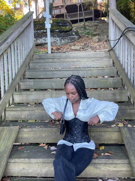 Dress Shirt With Corset Outfit, Styling Corset With Shirt, Plus Size Underbust Corset Outfits, Black Underbust Corset Outfit, Pirate Outfit Simple, Corset Over T Shirt Outfits, Small Corset Outfit, Skirt With Corset Outfit, Corset Over Long Sleeve