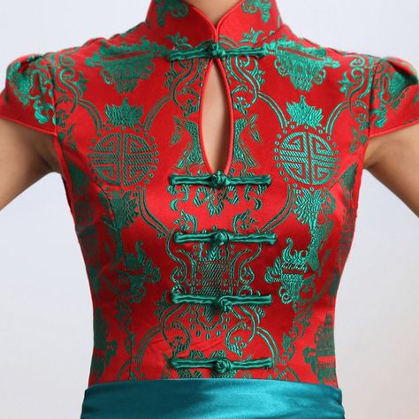 Red Contrast Color, Red Chinese Dress, Cheongsam Wedding, Detail Couture, Modern Qipao, Chinese Style Dress, Red Wedding Dresses, Trendy Wedding Dresses, Dress Aesthetic