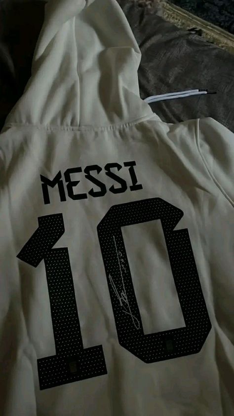 Football Tshirt Ideas, Jana Core, Dream Tops, Coding Shirts, Cristiano Ronaldo Lionel Messi, Slogan Tshirt, Lionel Messi, Cristiano Ronaldo, Ronaldo