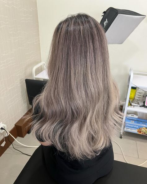 Balayage from virgin hair ⭐️ by Lay @lay______van #ashbeige #ashbeigehair #mushroombrownhair #beigebalayage #balayage #balayageombre #balayagehighlights #highlights #haircolor #haircolour #greyhair#greybalayage #olaplex #olaplextreatment #yvrhair #yvrhairstylist #olaplex #yvrhairsalon #ashbrown #グレージュ #vancuver #hairstyling # ヘアカラー#バレイヤージュ #アッシュブラウン #ashbrownhighlights #アッシュ #darkbeige #アッシュカラー #vancouverhair #vancouverhairsalon Ash Brown Highlights, Lay Lay, Ash Beige, Beige Hair, Ash Brown, Ombre Balayage, Balayage Highlights, Dark Beige, Grey Hair