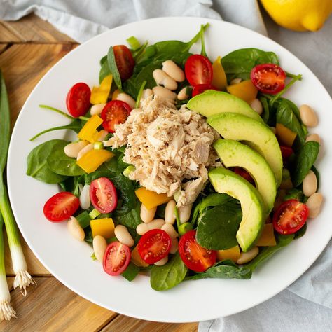 Mealime Tuna White Bean, Salad With Tuna, Tuna Recipe, White Kidney Beans, Beautiful Salad, Sweet Pepper, Large Salad Bowl, Spinach Salad, White Bean