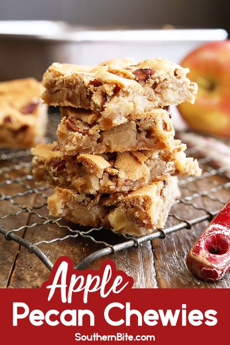 This recipe for Apple Pecan Chewies is fall-flavored pecan blondie perfection.  They're super easy and have tons of spice and caramel flavor packed in. Pecan Chewies, Blonde Brownies, Apples Cinnamon, Southern Desserts, Thanksgiving Harvest, Dessert Bar Recipe, Glass Baking Dish, Caramel Flavoring, Apple Desserts