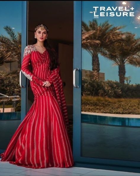 Aditi Rao Hydari Indian Outfits, Bhumika Sharma, Long Blouse Designs, Aditi Rao Hydari, Contouring Makeup, Lehenga Design, Aditi Rao, Trendy Outfits Indian, Sari Design