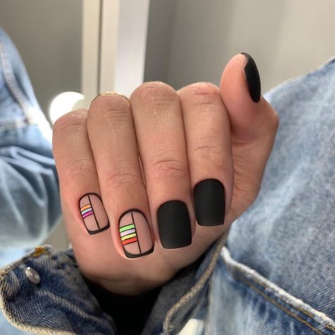 rainbow lines with black nail Trendy Summer Nails, Nail Designs For Short Nails, Quick Nail Art, Designs For Short Nails, Line Nail Art, Classy Nail, Hard Gel Nails, Mens Nails, Hippie Nails