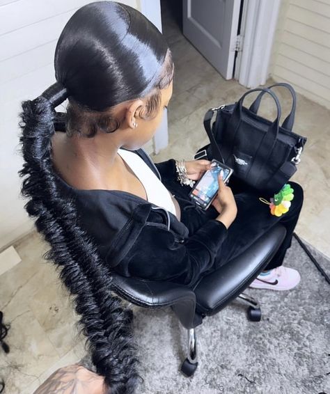 Swoop Fishtail Ponytail, Fish Tail Braid Ponytail Black Women, Fish Tale Braids For Black Women, Fish Braid Ponytail, Fish Tail Ponytail Black Women, Fishtail Ponytail Black Women, Braid Swoop, Fishtail Buns, Fishtail Braided Ponytail