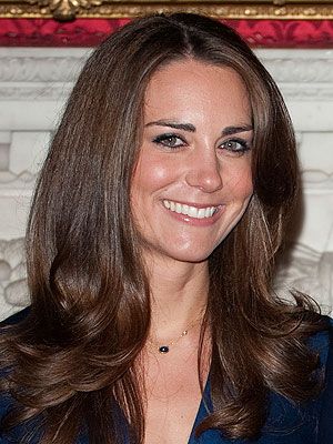 kate middleton brunette Moda Kate Middleton, Kate Fashion, Princesse Kate Middleton, Kate Middleton Hair, Kate Middleton Wedding, Engagement Hairstyles, Principe William, Kate Middleton Outfits, Catherine Elizabeth Middleton