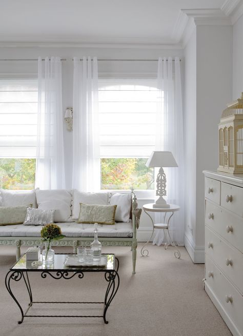 white interior design using sheer white curtains from Mills furnishing White Roller Blinds, Sheer Roller Blinds, Sheer Blinds, Patio Blinds, Modern Blinds, Living Room Blinds, Bedroom Blinds, Blinds Design, Diy Blinds