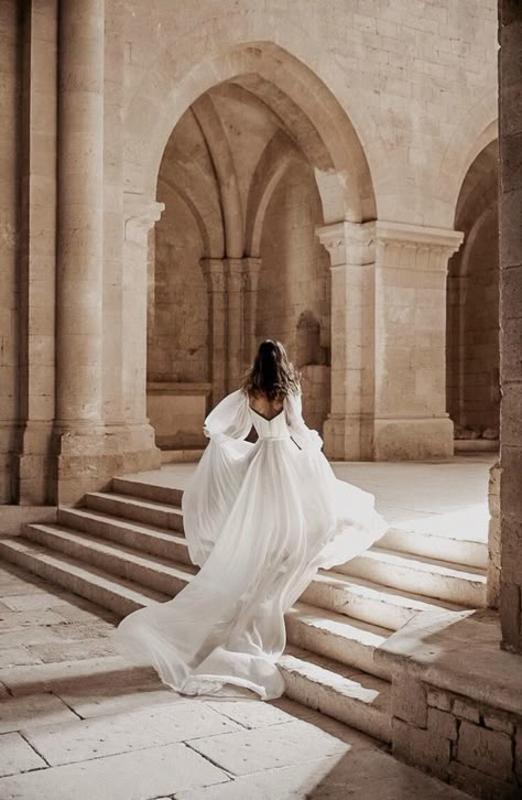 Alon Livne, Fairytale Aesthetic, Castle Aesthetic, Royal Aesthetic, Dresses To Wear, Princess Aesthetic, Fantasy Aesthetic, Light Academia, Wedding Dress Inspiration