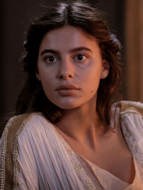 Greek Face Claims Female, Nadia Parkes Medieval, Nadia Parkes The Spanish Princess, Middle Eastern Actress, Spanish Face Claims, Greek Face Claim, Dornish Faceclaims, Period Drama Face Claims, Princess Face Claim