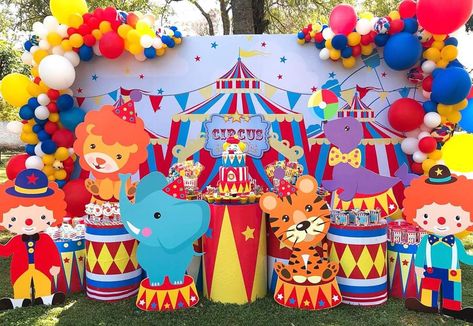 Kids Carnival Birthday Party, Sports Day Decoration, Vintage Carnival Theme, Circus Birthday Party Decorations, Boy Birthday Pictures, Carnival Birthday Invitations, Circus 1st Birthdays, Bday Pics, Carnival Birthday Party Theme