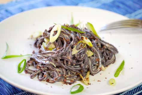 Black Rice Noodles Recipe, Rice Noodle Salad Recipes, Black Noodles, Noodles Ideas, Rice Noodle Recipes, Rice Noodle Salad, Noodle Salad Recipes, Good Carbs, Rice Noodle