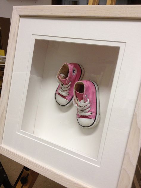 Custom Frame your child's first pair of shoes! Baby Shadow Box, Best Home Design, Best Gift Ever, Custom Picture Frame, Shoe Display, Home Design Ideas, Baby Memories, Your Picture, Baby Keepsake