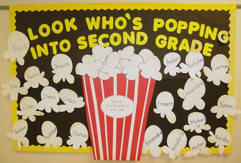 Like this one for the beginning of the year/back to school night too!  I will aso make a "Thanks for popping in" with a mini bag of pocorn treats to take home to go with it :) Popcorn Bulletin Board, Red Classroom, Preschool Bulletin, Preschool Bulletin Boards, School Doors, Back To School Bulletin Boards, Bulletin Board Ideas, Welcome Boards, Welcome Back To School