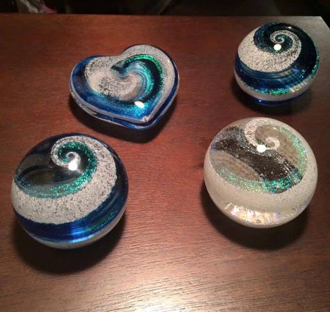 Artful Ashes, Memorial Ideas, Student Christmas Gifts, Life Planning, The Healing Process, Pet Ashes, Ashes Jewelry, Cremation Ashes, Resin Ideas