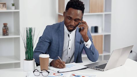 Cookies maker, Famous Amos, has announced the availability of the second round of small business grants for black entrepreneurs. Small Business Grants, Famous Amos, Small Business Trends, Black Wall Street, Black Entrepreneurs, Support Black Business, Graphics Layout, Mentorship Program, Another Round