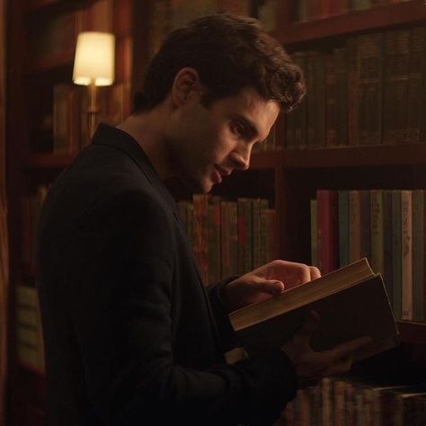 You Serie, Joe Goldberg, Tv Series Quotes, Penn Badgley, Love Books, Shay Mitchell, The Secret History, Netflix Series, I Love Books