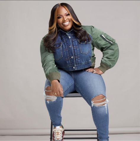 Tasha Cobbs Leonard, Tasha Cobbs, Christian Rap, Feminine Art, Jeans Outfit, Christian Music, Feminine Energy, Jean Outfits, Rap