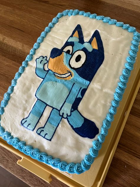 My first buttercream transfer! Easy Bluey Birthday Cake, Bluey Cake Ideas Birthday Boy, Buttercream Transfer, Bday Themes, Birthday Sheet Cakes, Cake Kids, Bluey Birthday, Food Aesthetics, Bday Cake