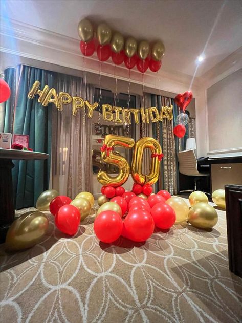 Red And Gold Room, Room Balloon Decoration, Red And Gold Balloons, Birthday Vegas, Gold Balloons Decorations, 30th Birthday Ideas For Women, Birthday Room, Gold Room Decor, Gold Room