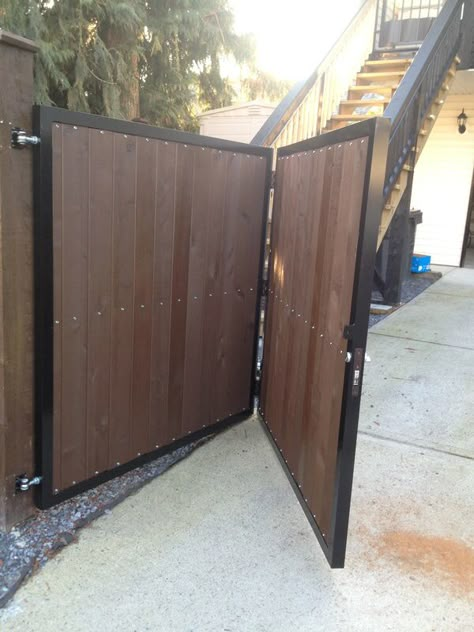 bi-fold fence gate Sliding Fence Gate, Wooden Fence Gate, Fence Gates, Wooden Gate, Gate Fence, Fence Doors, Entrance Gates Design, Gate Ideas, Front Yard Fence