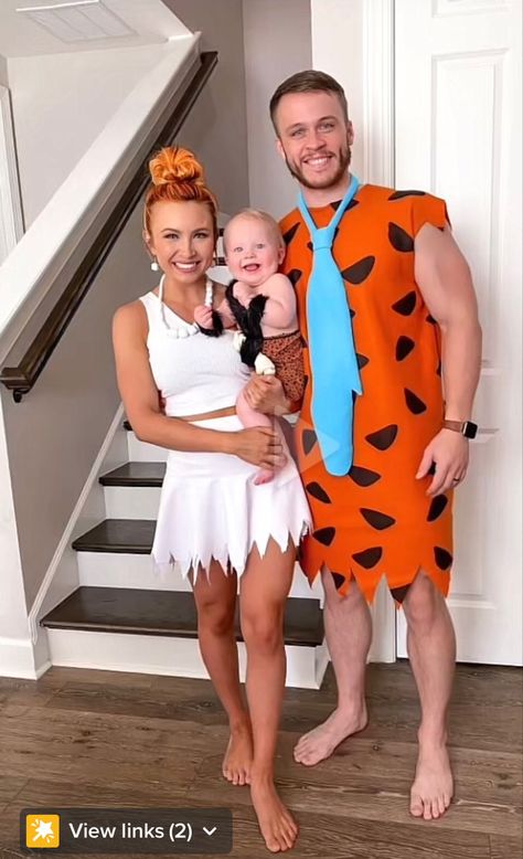 Best Halloween Costumes 2022, Fantasia Flinstones, Toddler Bee Costume, Flintstones Halloween Costumes, Matching Family Halloween Costumes, Flintstones Costume, Family Themed Halloween Costumes, Halloween Costumes 2022