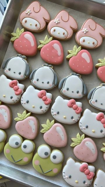 Busy Bee Sweet Hello Kitty Cookies Royal Icing, Cute Chocolate Chip Cookies, Aesthetic Cookie Decorating, Sanrio Cookies Decorated, Hello Kitty Oreos, Sanrio Sugar Cookies, Baking Decorations Ideas, Cookie Shapes Ideas, Cute Biscuits