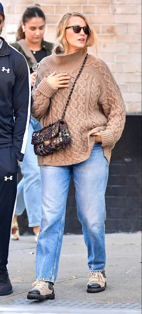 Blake Lively Winter Outfits, Blake Lively Street Style 2024, Blake Lively Street Style 2023, Blake Lively Style 2024, Blake Lively 2024, Celebrity Street Style 2024, Blake Lively Style Casual, Blake Lively Fashion, Blake Lively Casual