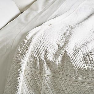 {Before and After} DIY Guest Bedroom Decor Makeover Progress White Coverlet, Nailhead Headboard, Guest Bedroom Decor, Counting Sheep, Serene Bedroom, Cottage Bedroom, Quilted Coverlet, White Room, White Quilt