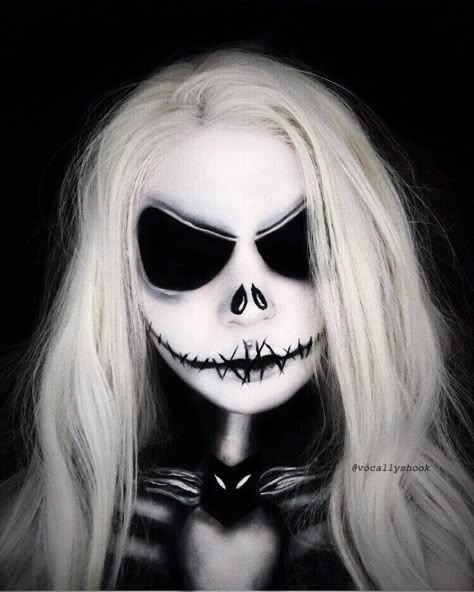 Nova on Instagram: “✖️🎃• PUMPKIN KWEEN •🎃✖️ • 23/31 Genderbent Jack Skellington, seen a lot of artists do this but I got the idea from @voodoobarbiedoll and…” Trucco Glam, Skeleton Face Paint, Makeup Zombie, Look Halloween, Fantasy Make-up, Halloween Makeup Look, Halloweenský Makeup, Halloween Make-up Looks, Paint Makeup