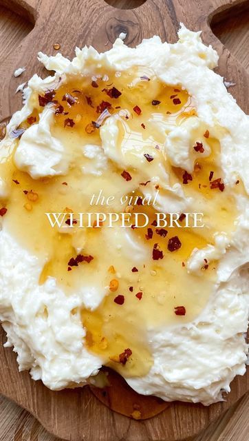 Whipped Brie, Brie Cheese Recipes, Standing Mixer, Hobbit Food, Brie Appetizer, Gourmet Appetizers, Brie Recipes, Easy Eat, Hot Honey