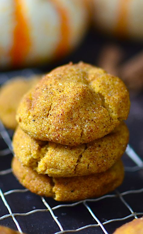 Yammie's Noshery: Pumpkin Browned Butter Snickerdoodles Pumpkin Pie Spice Recipe, Pie Spice Recipe, Pumpkin Snickerdoodles, Pumpkin Whoopie Pies, Browned Butter, Fall Cookies, Man Food, Pumpkin Pie Spice, Unhealthy Food