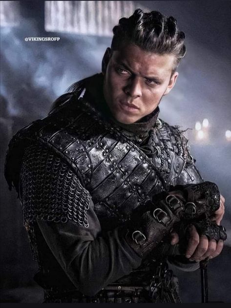 Ivar The Boneless Aesthetic, Ivar Lothbrok, Vikings Art, Ivar Vikings, Viking Wallpaper, Viking Warrior Woman, Ragnar Lothbrok Vikings, The Old Ways, Ivar The Boneless