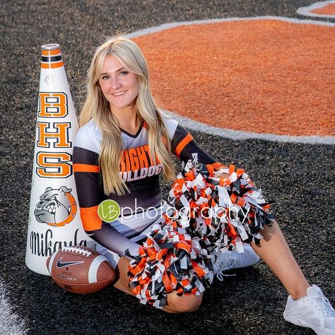 Cool Cheer Pictures, Cheer Pics With Megaphone, Cheer Pictures Individual Photo Ideas, Mega Phone Cheerleading Ideas, Cheer Pictures Professional, Senior Picture Poses Cheerleading, Football Field Cheer Pictures, Cheer Poses With Megaphone, School Cheer Pictures Individual