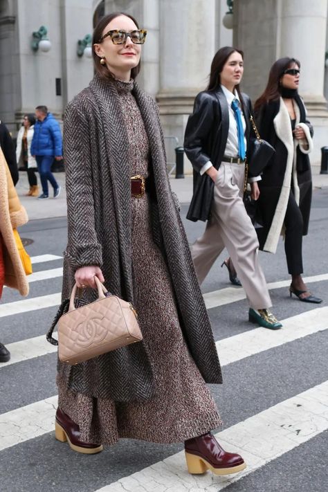 Best Street Style photos from New York Fashion Week Fall 2023 New York Fashion Week Fall 2023, New York Style 2023, Winter Street Style 2023, New York Fashion Week 2023, Style Fall 2023, Fashion Week Fall 2023, Dresses Everyday, Winter Swag, Fall Fashion Week