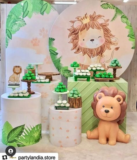 Lion Baby Shower, Birthday Decorations At Home, Lion Birthday, Candy Land Christmas Door, Jungle Birthday Party, Christmas Tree Candy, Jungle Baby Shower Theme, Safari Theme Party, Christmas Float