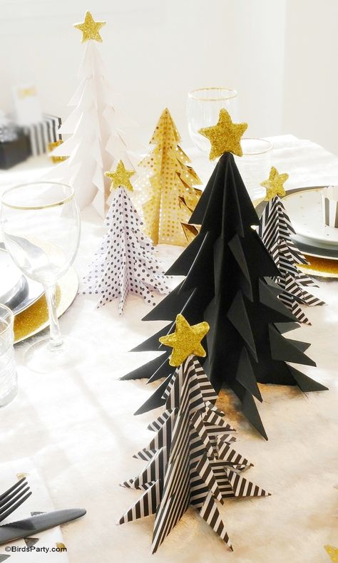 DIY EASY Origami Christmas Trees - perfect for a low maintenance table decor or Holiday decoration for your mantle or home - BirdsParty.com Paper Christmas Trees, Black Gold Christmas, Origami Christmas Tree, Paper Christmas Decorations, Noel Diy, Christmas Origami, Paper Christmas Tree, Christmas Tree Crafts, Navidad Diy