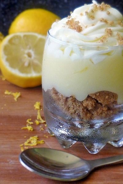 Lemon Curd Parfaits are the perfect messy dessert idea to try this weekend! Lemon Parfait, Butter Shortbread, Parfait Recipe, Shortbread Recipe, Frosé, Mascarpone Cheese, Pudding Desserts, Lemon Desserts, Eat Dessert First