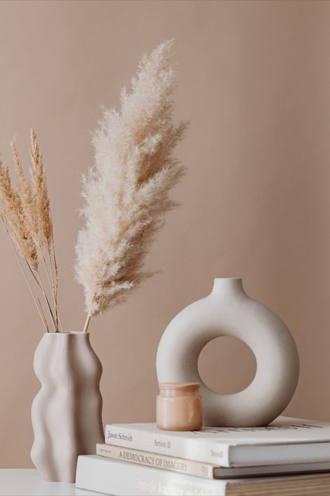 Modern Beige Abstract Donut Vase Boho Vases, Vase For Pampas, Circle Vase, Donut Vase, Organic Living Room, Grass Flowers, Boho Vase, Christmas Vases, Table Centerpiece Decorations