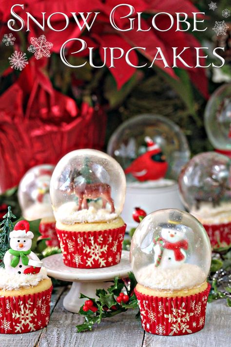 Snow Globe Cupcakes with Gelatin Bubbles - every part of these snow globes is entirely edible! | From SugarHero.com Globe Cupcakes, Snow Globe Cupcakes, Gelatin Bubbles, Cake Mini, Torte Cupcake, Cupcake Cake, Christmas Cupcakes, Christmas Cooking, Christmas Goodies