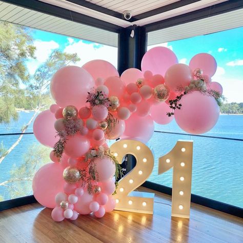 10 Perfect Arcs and Garlands for your Quince Décor Birthday Party Entertainment Ideas, 21st Birthday Party Decor, Party Entertainment Ideas, Birthday Party Entertainment, 21st Party Decorations, 21st Birthday Balloons, 21 Party, Guys 21st Birthday, Quince Decor