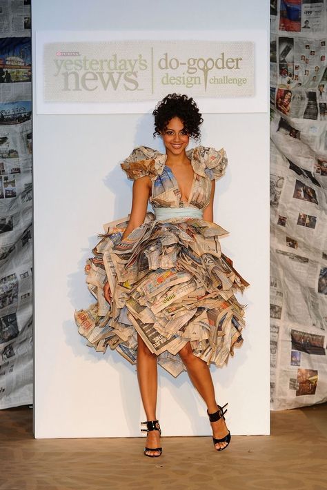 Recycled Gown, Barbie Products, Race Fashion, Recycled Costumes, House Barbie, Newspaper Fashion, Trash Fashion, Newspaper Dress, Newspaper Paper