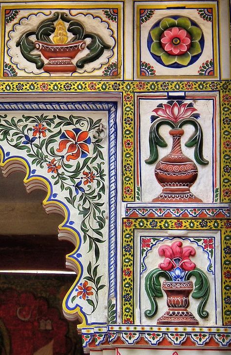 Jaipur Motifs, Udaipur Palace, Stunning Paintings, Rajasthani Culture, Rajasthani Art, Mughal Art Paintings, India Architecture, Ancient Indian Architecture, Mughal Architecture