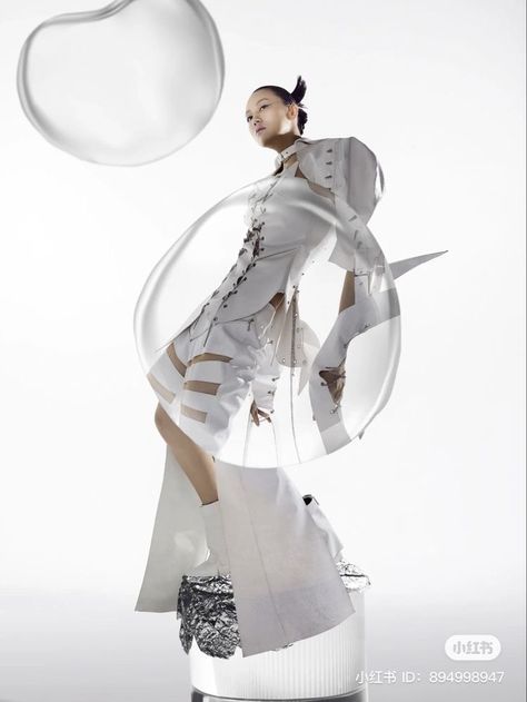 Futuristic Fashion Photography, Neo Futurism, Futurism Fashion, Space Fashion, Conceptual Fashion, 3d Fashion, Futuristic Art, Futuristic Fashion, Photoshoot Concept