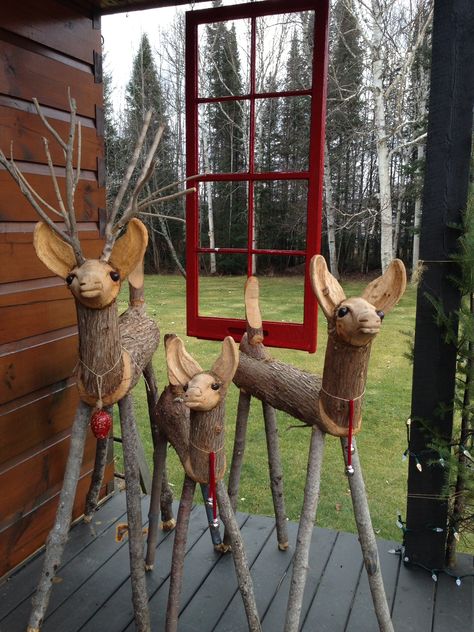 Reindeer Diy, Wood Log Crafts, Tre Kunst, Wood Reindeer, Wood Yard Art, Reindeer Decorations, Christmas Decorations Diy Outdoor, Christmas Wood Crafts, Christmas Crafts Decorations