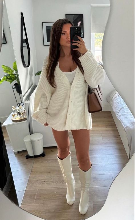 White Fox Boutique Aesthetic, Fall Brunch Fits, Cute Outfits For Brunettes, High Class Outfits Classy, Cute Brunch Fits, White Miniskirt Outfits Winter, Influencer Event Outfit, Fancy Holiday Outfit, Comfy Shoes With Dresses